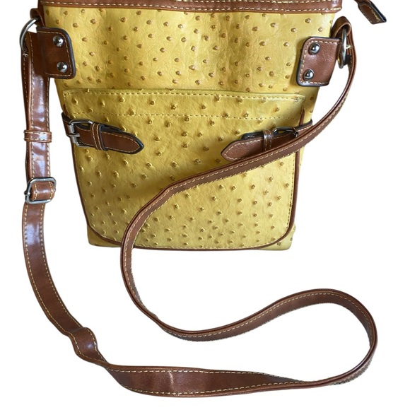 The Unbranded Brand Handbags - ‘KELLY AND KATIE’ LIKE NEW, MUSTARD YELLOW FAUX OSTRICH CROSSBODY BAG